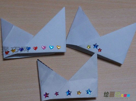 折纸大全： 生日王冠的折叠方法