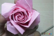 折纸大全：如何折叠玫瑰花图解