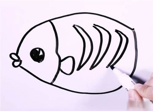怎么画一条花斑鱼 花斑鱼的简笔画图解步骤