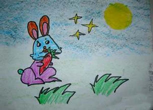 小学一年级中秋节儿童画作品 玉兔下凡吃萝卜/蜡笔画图片
